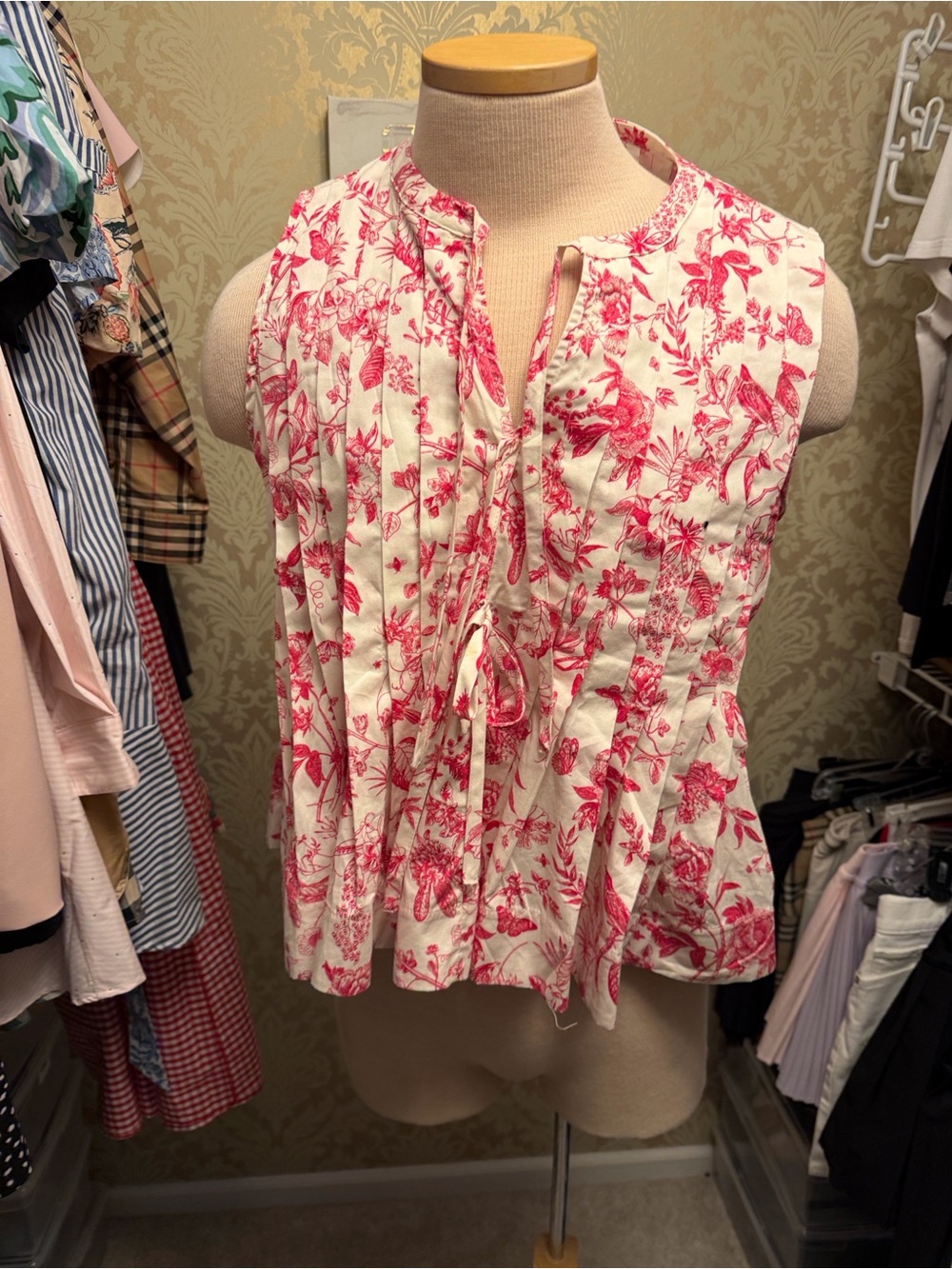 Women’s Sleeveless Pink Floral Peplum Top - Cream/Pink